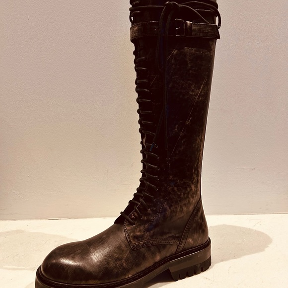 New in box special edition Ann demeulemeester distressed leather knee high boots - Picture 2 of 16